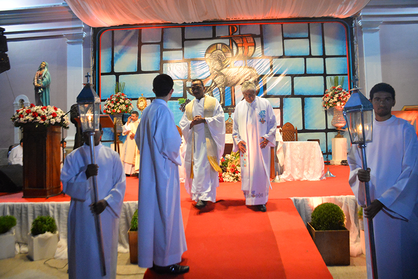 Missa Santa e ProcissÃ£o de Corpus Christi reÃºne milhares no Centro de Teresina