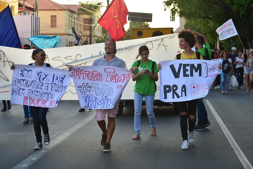 Manifestantes fazem novo protesto contra o aumento da tarifa