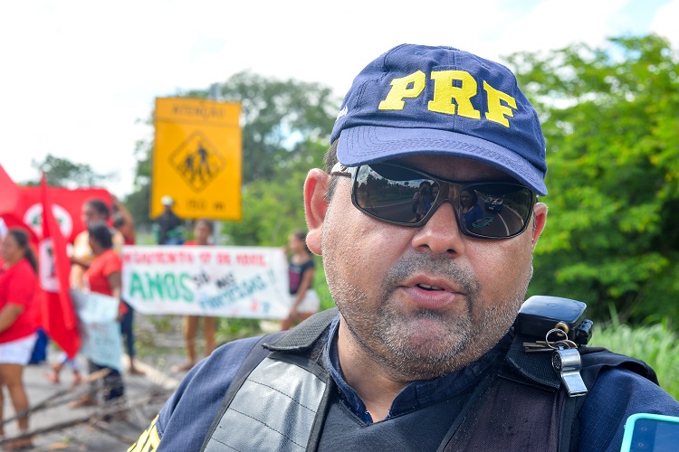 Manifestantes bloqueiam a BR-316 contra reforma da previdÃªncia