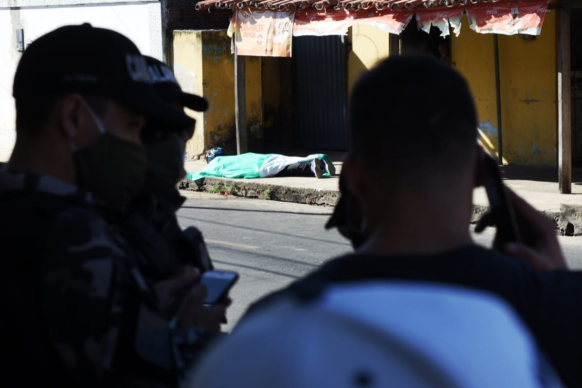 Soldado da PM Ã© morto a tiros durante assalto na Vila SÃ£o Francisco