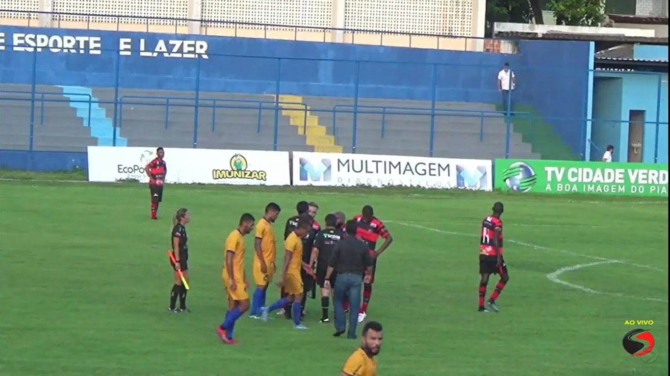Tiradentes x Flamengo empatam no Lindolfo Monteiro