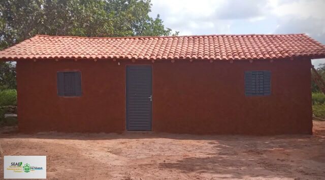 Casa de taipa é entregue por prefeitura no Piauí