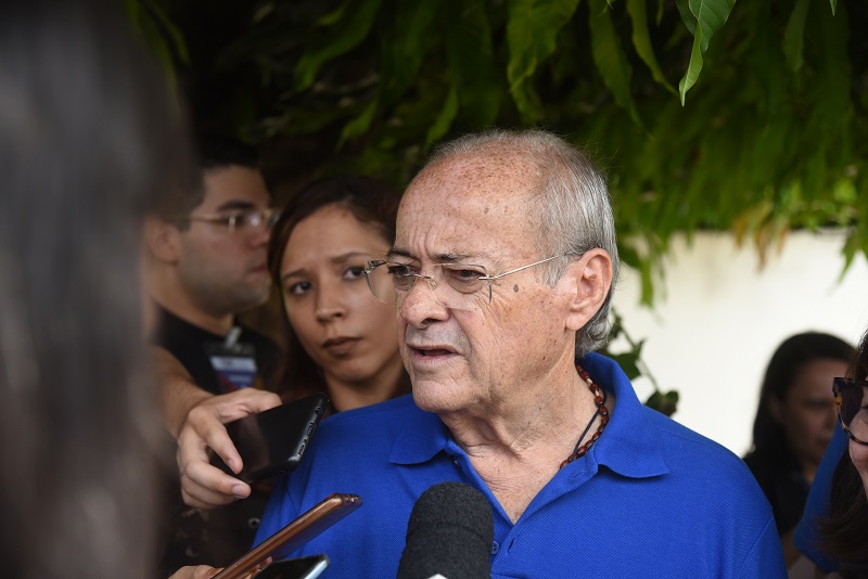 Sílvio Mendes vota na zona Leste e espera decisão em primeiro turno
