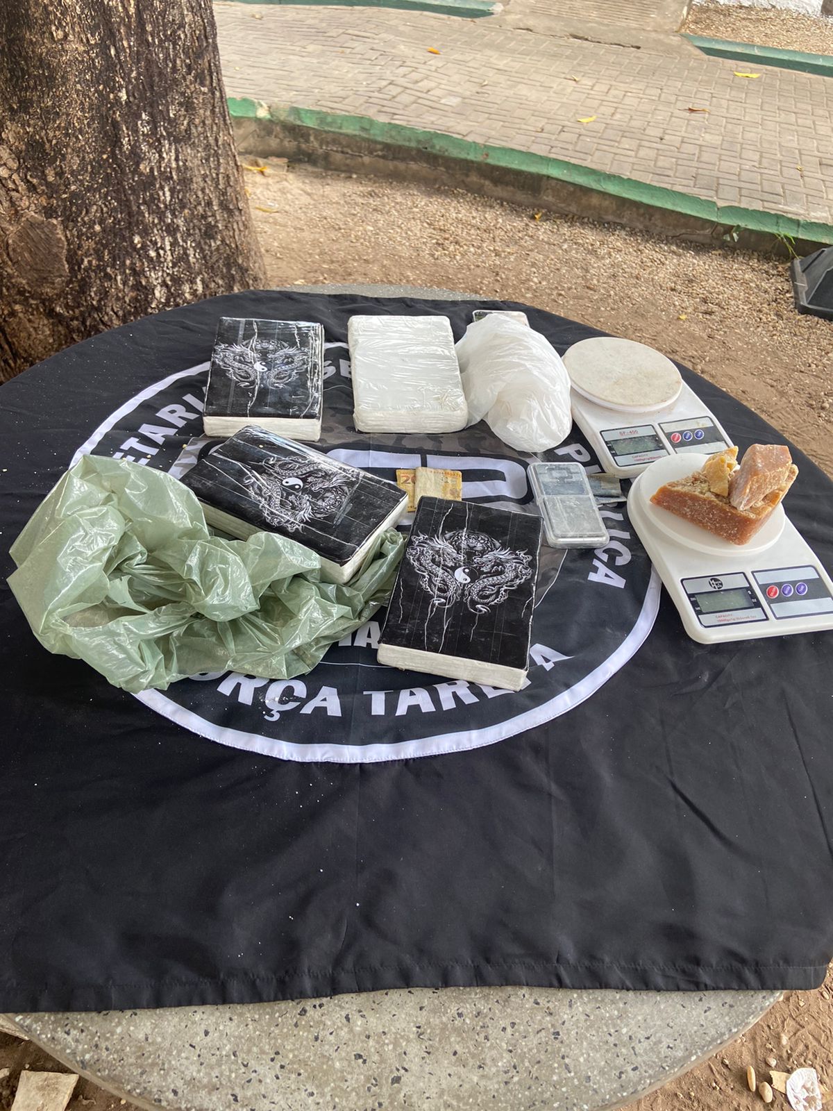 Polícia encontra 4 kg de cocaína enterrados em um quintal na zona sudeste de Teresina