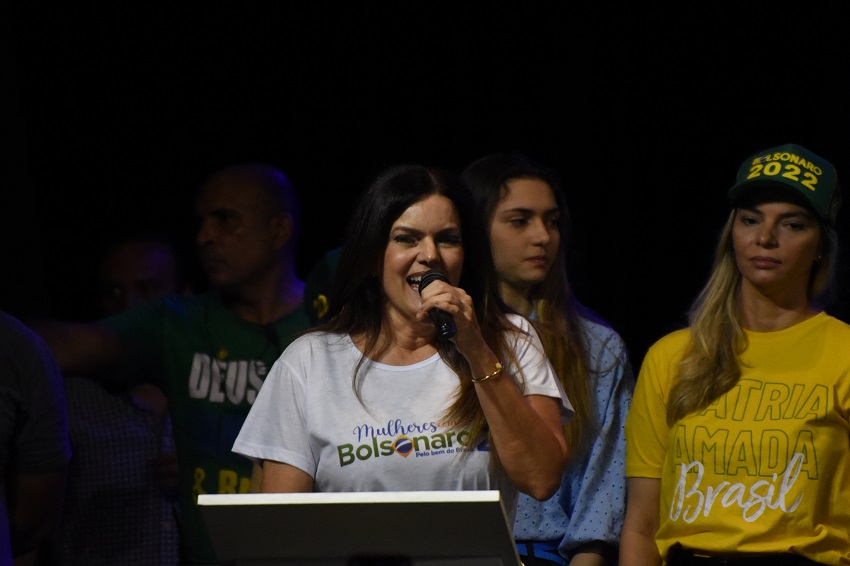Em Teresina, primeira-dama reúne centenas de apoiadores de Jair Bolsonaro