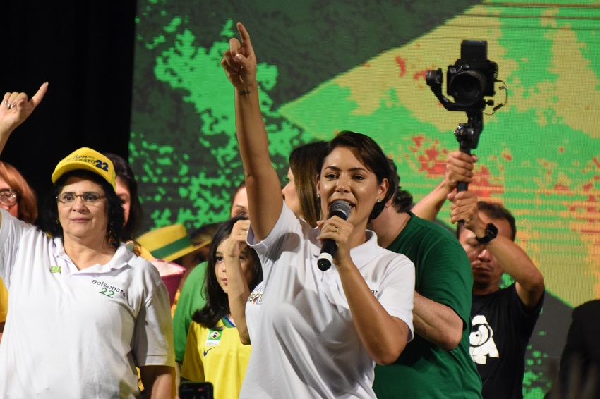 Em Teresina, primeira-dama reúne centenas de apoiadores de Jair Bolsonaro