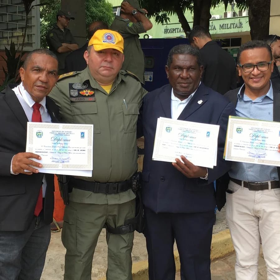 Walberte Dourado e Tony Silva, da O DIA TV, recebem homenagem da Polícia Militar