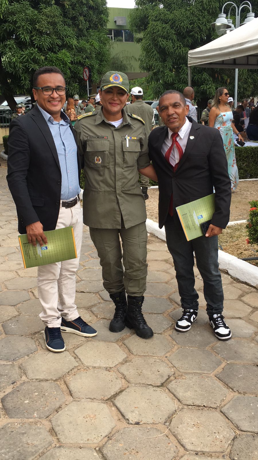 Walberte Dourado e Tony Silva, da O DIA TV, recebem homenagem da Polícia Militar