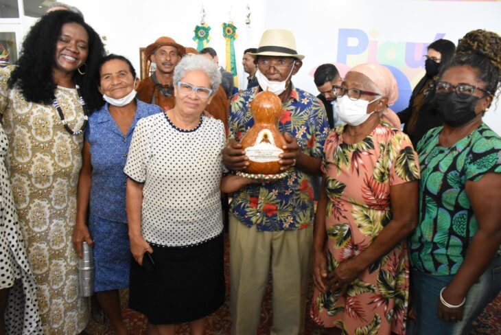 Mestres e grupos folclóricos do Piauí recebem certificado de Patrimônio Vivo do Estado
