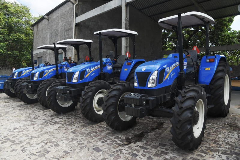 No Piauí, 33 cidades recebem máquinas para preparo de terras antes do período chuvoso