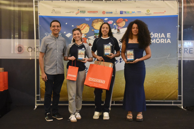 Concurso Jovens Escritores premia vencedores da 18ª edição; veja os ganhadores