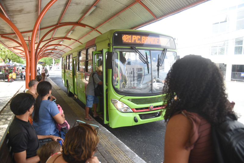 Ao menos 11 bairros da zona Sul de Teresina ficam sem ônibus aos finais de semana; veja quais - (Assis Fernandes/O Dia)