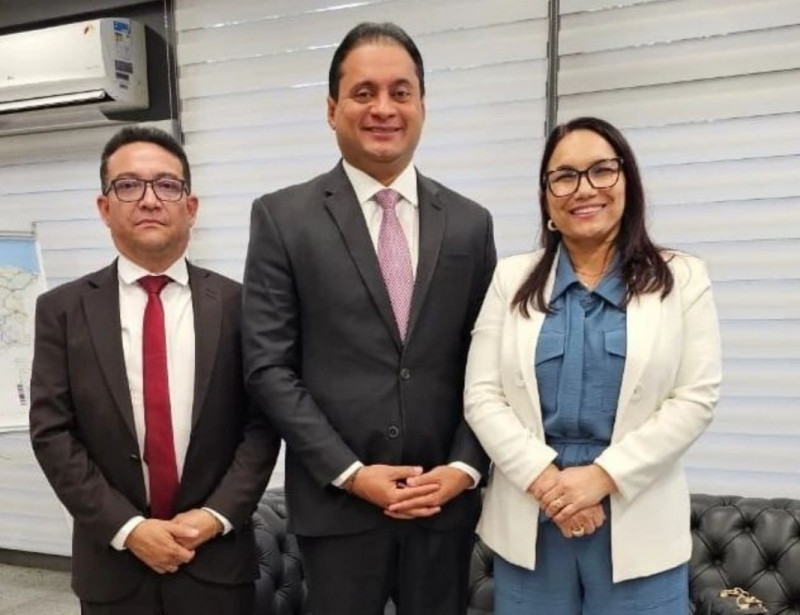 Prefeita Dinair com o esposo e o senador Weverton Rocha  - (Foto: Reprodução Instagram )