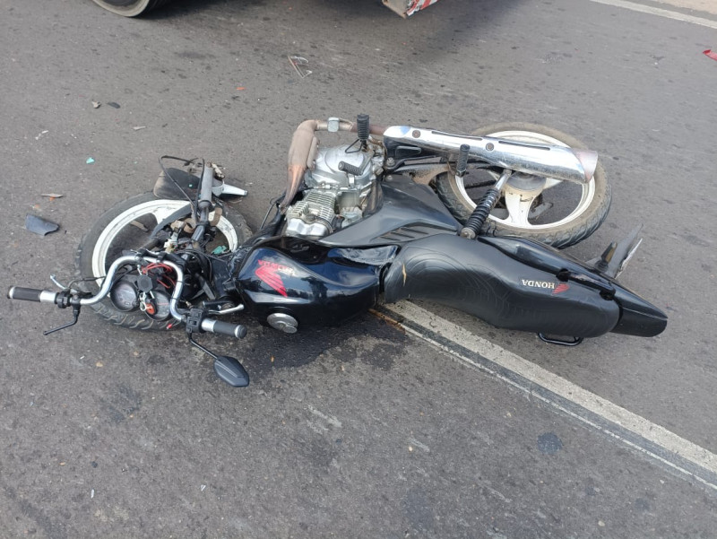 Motociclista morreu no local do acidente.  - (Ascom PRF/PI)