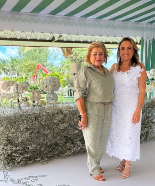 #Batizado - Um click das queridas empresárias Zelita Melo & Polyana Melo Albino, no batizado do fofo Joaquim, filho de Helton Brito & Roberta Albino, que foi Batizado no dia 19/1 em celebração na Fazenda Noroeste. Com presenças de familiares e amigos. Chics!!! - (Arquivo Pessoal)