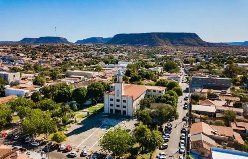 Prefeitura de Bom Jesus contrata lanches por R$ 741 mil para eventos de secretarias