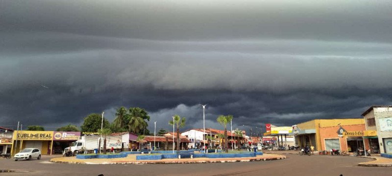 Teresina e 198 cidades do Piauí estão em alerta para chuvas neste domingo (14) - (Reprodução/Werton Costa)