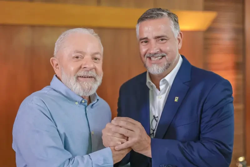 Lula oficializa Paulo Pimenta como ministro que vai chefiar reconstrução do RS