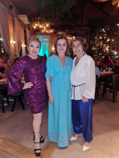 #Amigas - Um click das queridas Marinalda Oliveira - by Lojão do Peixe Premium, Júlia Moita e Amélia Tereza Fonseca em evento badalado. Chics!!! - (Luciêne Sampaio)