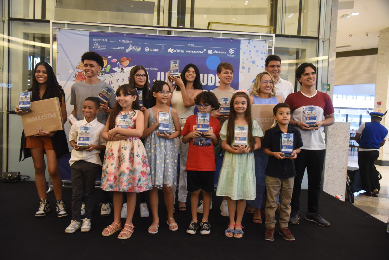 Vencedores do 17º Concurso Jovens Escritores são premiados - (Assis Fernandes/ODIA)