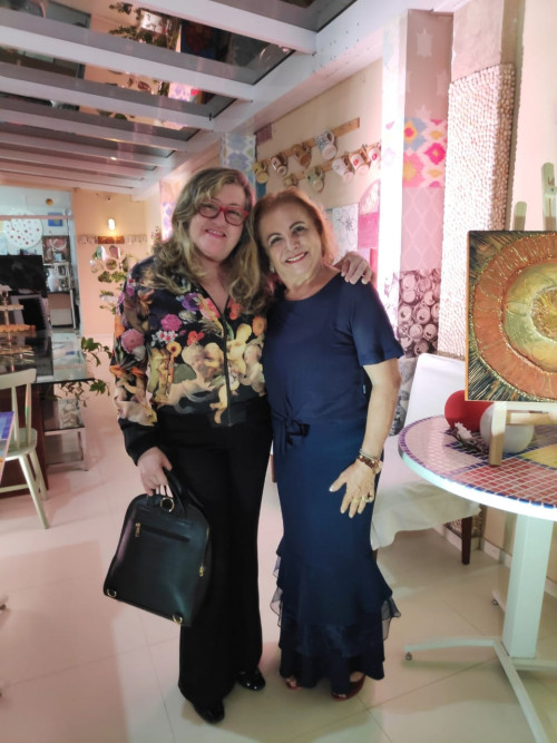 #Artes - Um click das queridas Josefina Gonçalves e Socorro Santos em #tbt de evento badalado. Chics!!! - (Luciêne Sampaio)