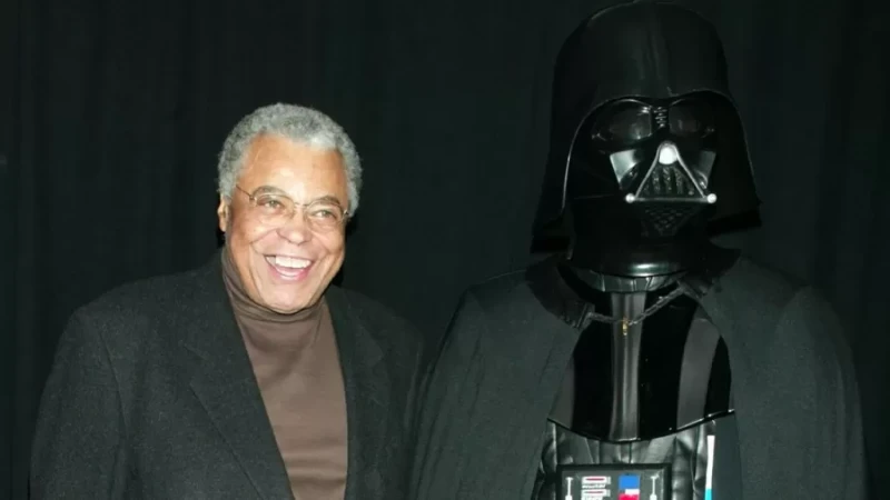 Morre James Earl Jones, voz de Darth Vader e Mufasa - (Reprodução)