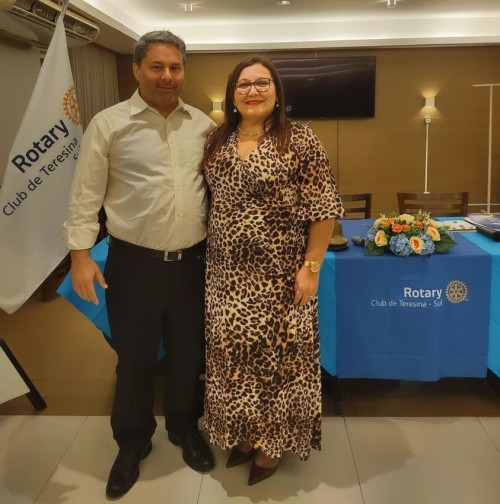 #Posse 🎉Na noite de 9/7, aconteceu a posse no novo presidente do Rotary Club de Teresina Sul. Um click dos queridos George Lopes &  Luzia Marta Oliveira na posse. Chics!!! - (Divulgação)