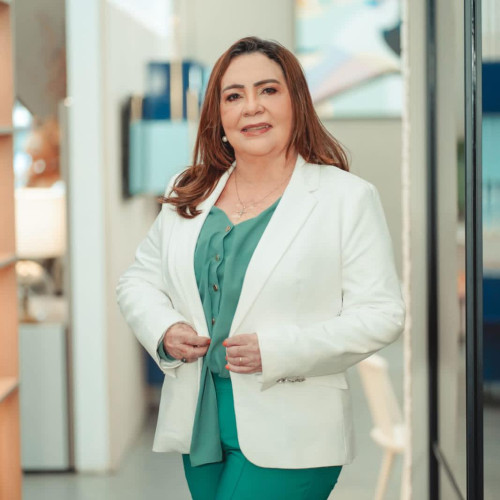 Parabéns para a Vereadora Teresinha Medeiros na empresa Câmara Municipal de Teresina!!!  - (Arquivo Pessoal)