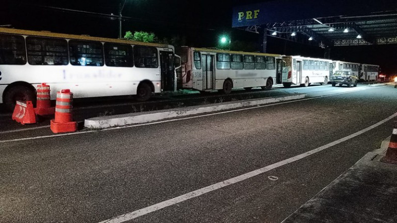 Empresa tem cinco ônibus apreendidos com placas clonadas em Piripiri