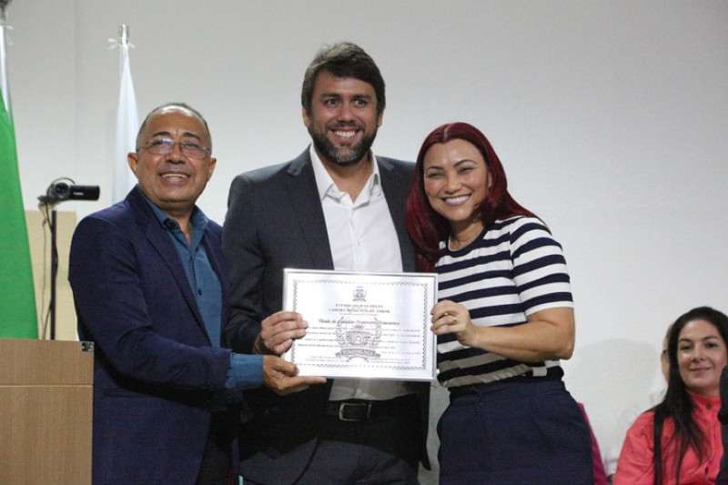 Deputado Federal Pedro Lucas Fernandes recebendo o título de cidadania timonense   - (Edi Vasconcelos )