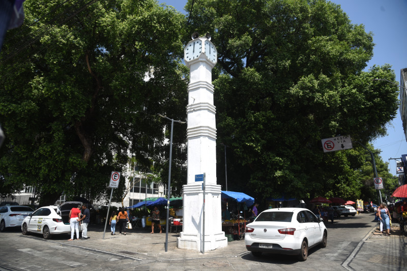 Relógio da Praça Rio Branco passa a tocar músicas para quem circula no Centro de Teresina - (Assis Fernandes/ODIA)