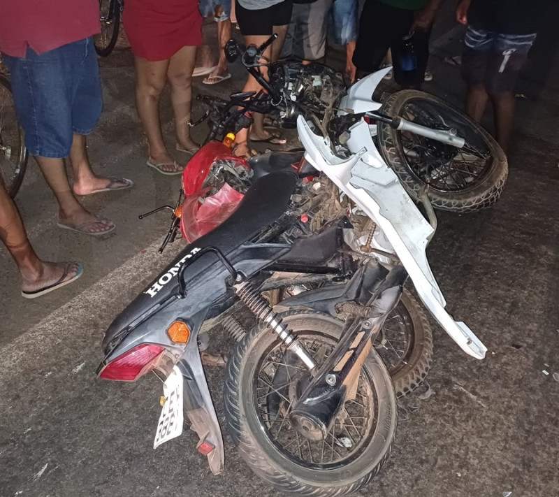 Colisão frontal entre motos na BR-343 em Campo Maior - (Divulgação/Polícia Rodoviária Federal)