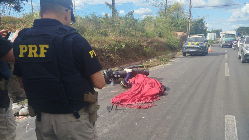 Passageiro de moto por aplicativo morre após acidente com caminhão na BR-343, em Teresina - (Francisco Filho/O Dia TV)