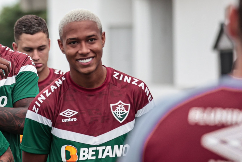 Envolvido em negociação, atacante piauiense deixa o Fluminense e vai para o Athletico