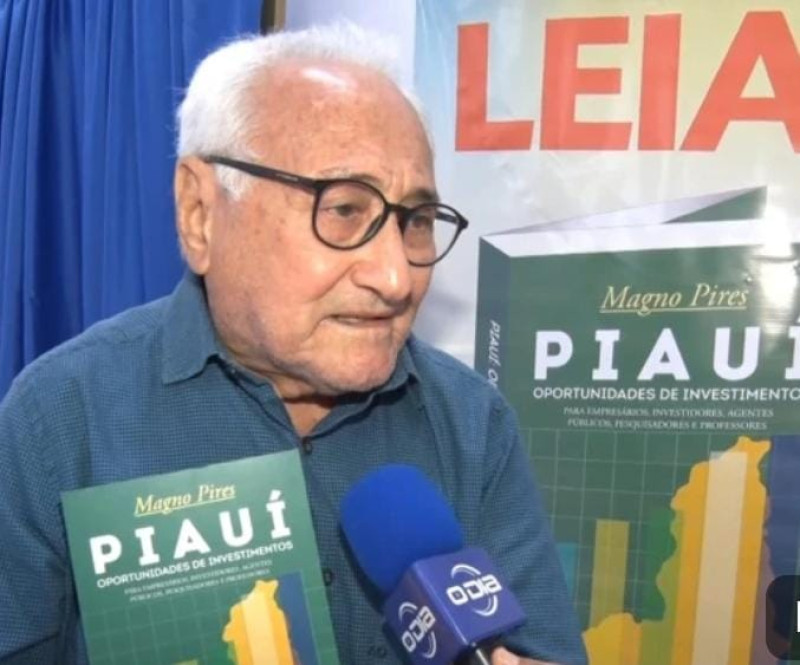 #Livro - Um click do advogado, jornalista e escritor Magno Pires lançou no dia 18/7 em Batalha o livro “Piauí: Oportunidades de Investimentos”, uma obra que serve como guia sobre as potencialidades econômicas e naturais do Piauí. Membro da Academia Piauiense de Letras (APL) há 26 Anos, o advogado busca com seu novo livro mostrar aquilo que o Piauí tem de bom a ser explorado e os resultados positivos que o Estado pode oferecer a quem aqui investir. Chics!!! - (Divulgação)