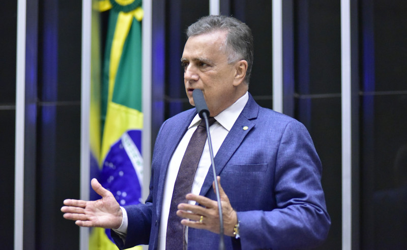 Taxação de super-ricos: Oito deputados do Piauí votam a favor do projeto, veja a lista