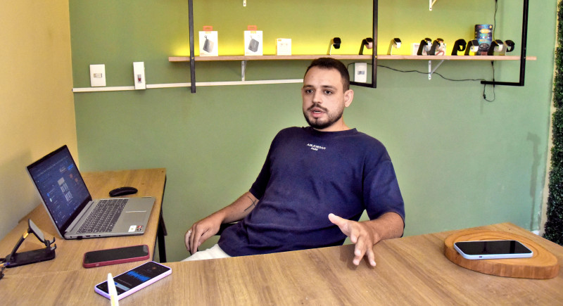 Nikolas Portela investiu conhecimento em tecnologias para alavancar o negócio - (Assis Fernandes/ODIA)