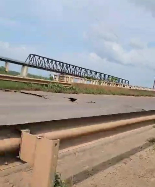 Vídeo registra momento em que ponte caindo entre o Maranhão e Tocantins. - (Reprodução / Redes sociais )