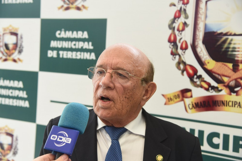 Vereador Edson Melo critica manutenção do veto - (Assis Fernandes/ O DIA)