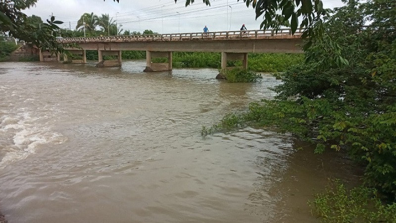 O Rio Marathaoan, em Barras, está na cota de inundação - (Reprodução/Whatsapp)