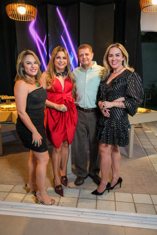 #27Anos - Um click dos queridos Ana Carolina Santana Freitas, Dr. Evandro Magno F. Mendes e Dra. Rosa Daniele, na Festa da LUCIENNE EM REVISTA. Chics!!! - (Tibério Hélio)