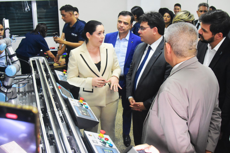 O governador Rafael Fonteles conheceu as instalações da nova escola do SENAI em Teresina - (Jailson Soares/O Dia)