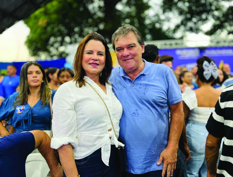 Prefeito Gustavo Conde Medeiros (PP) vence a eleição e é reeleito prefeito de União, com 21.240 votos, a coluna deseja sucessos. Na foto com sua esposa Dra. Maria Clara Medeiros. - (Divulgação)