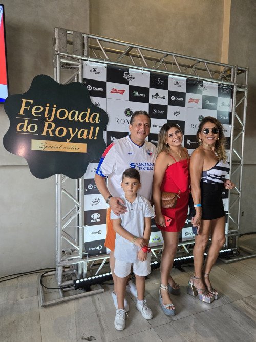 #FeijoadaRoyalClub - by Campelo Neto e Fábio Campelo - Um SUCESSO a Feijoada Royal Club - by Flávio Suarez, realizada no dia 12/4, em uma edição especial. Com um delicioso e maravilhoso buffet de feijoada com bebidas finas, e um line up de grandes artistas locais e a participação especial do ex-BBB - by Nizam Hayek Abou Jokh. Uma tarde bem animada. Chics!!! - (Luciêne Sampaio)