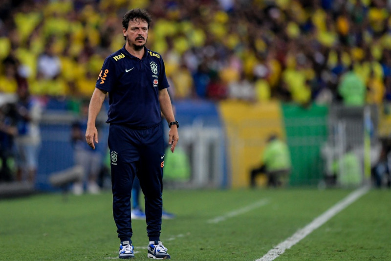 Após derrotas para Colômbia e Argentina, Brasil cai posições no ranking da FIFA