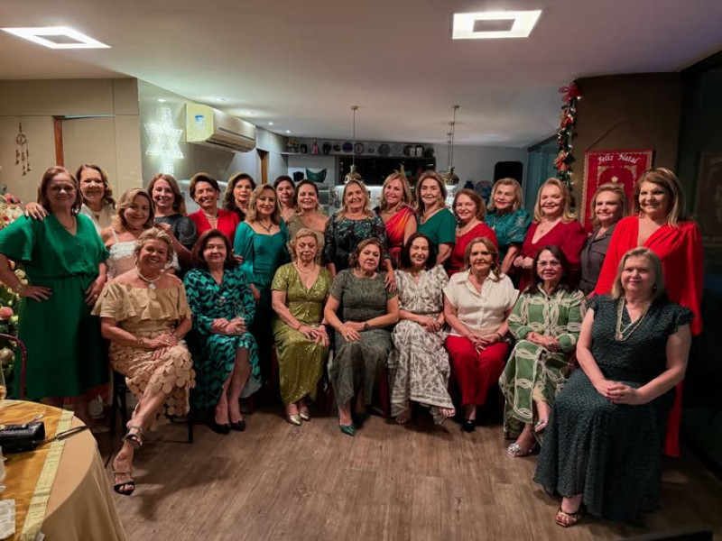 Click das sócias do Closed Clube de Teresina reunidas na noite de 11/12 para a Confraternização de Natal do Cube