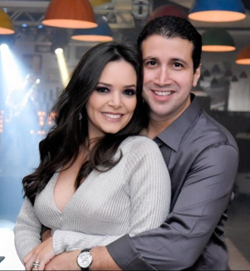 #Amor - Um click da empresária Baisa Tajra com o seu marido, o cirurgião-dentista e professor Fabrício Serra e Silva, que aniversaria hoje (27). Parabéns!!! - (Divulgação)