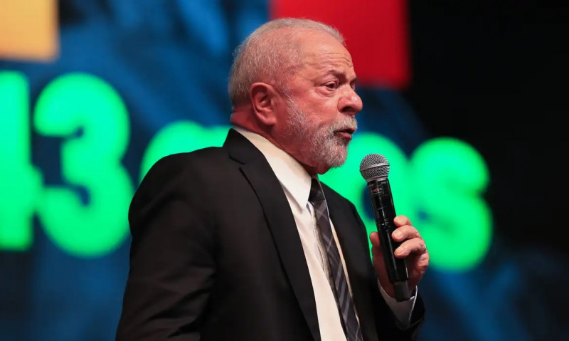 Caso Daniel Alves: Lula critica liberdade provisória concedida ao jogador