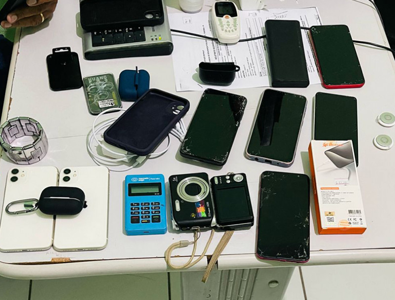 Suspeita de participar de roubo de 30 celulares no Jóquei é presa