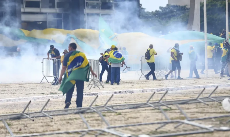 Condenados pelos atos de 8 de janeiro em Brasília foram excluídos do indulto - (Marcelo Camargo/Agência Brasil)